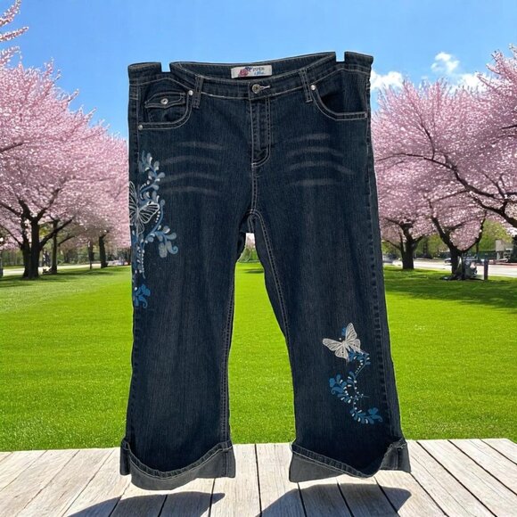 Piper And Blue Capri Jeans Size 17 Butterfly Floral Embroidered Boho Y2K - Picture 1 of 11